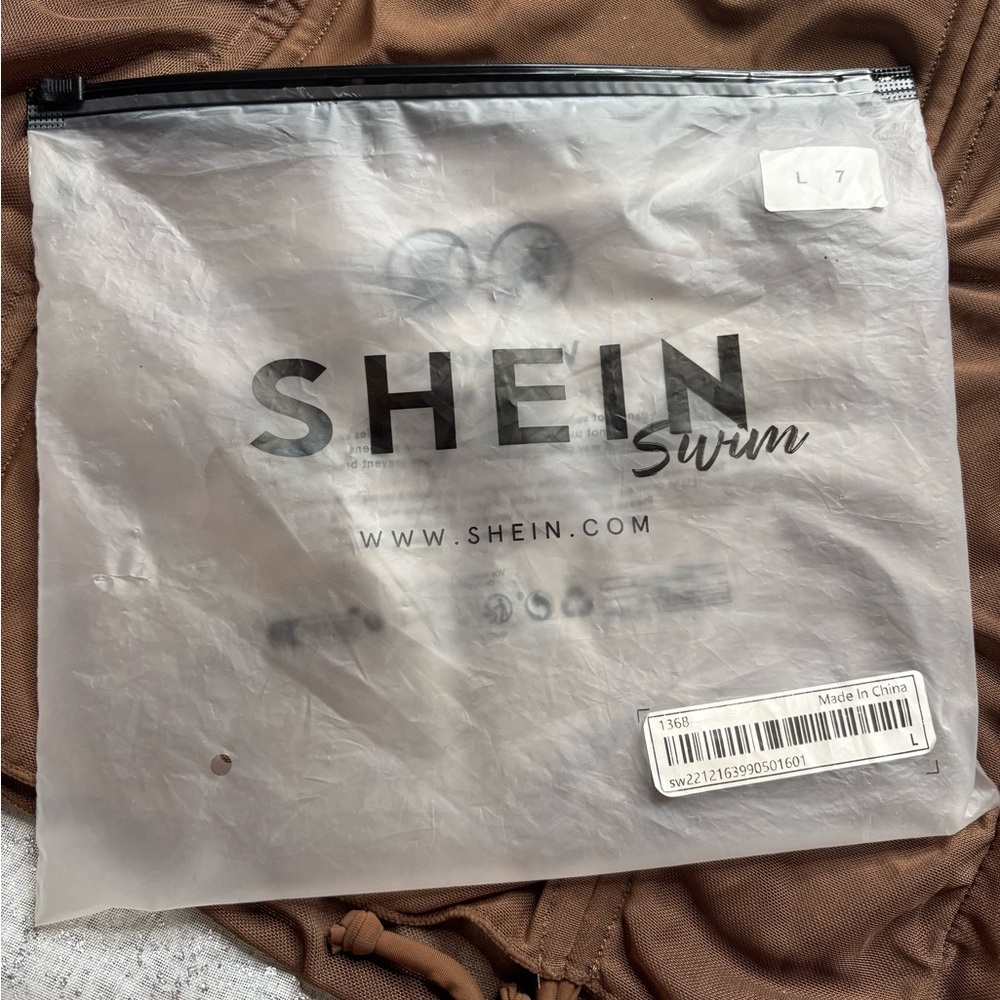 SHEIN Swimwear Set - Picture 4 of 4